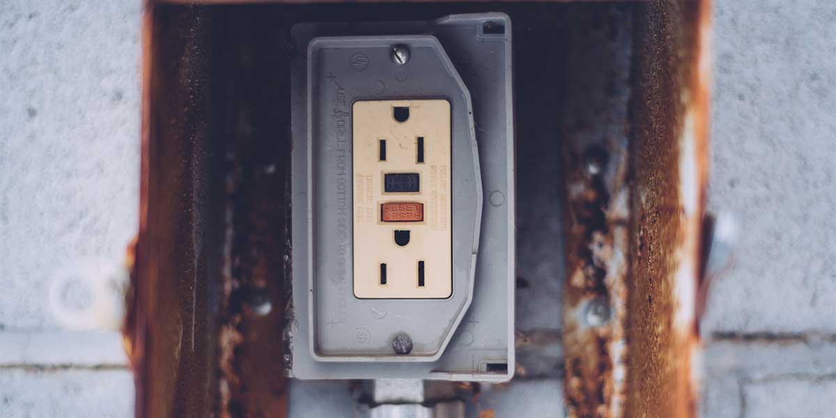 Ground fault circuit interrupters