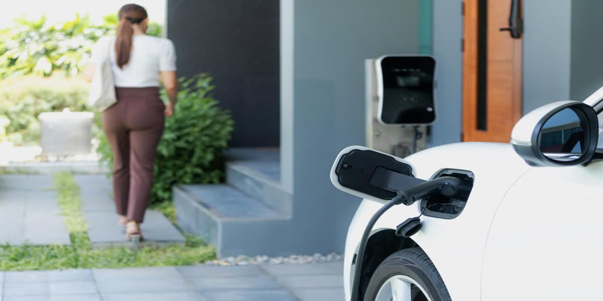 Comparing Top EV Models in 2025 highlights home charging ease. Expert Electric installs Level 2 EV chargers for top models across the Lower Mainland.