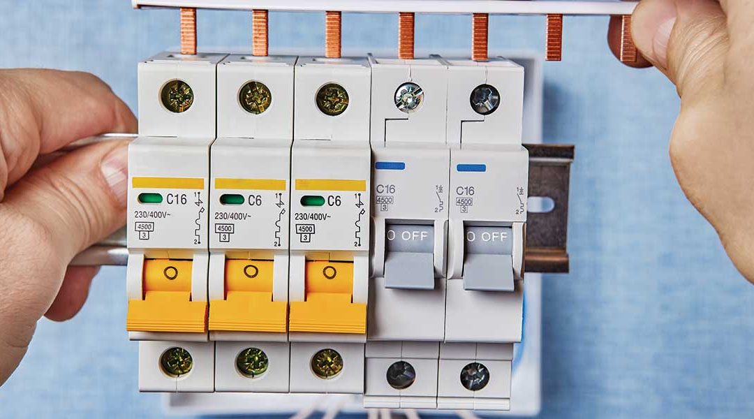 What is the Difference Between a Fuse Box and Circuit Breaker?